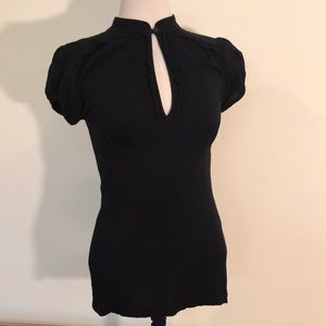 3 for $15 or 5 for $25 🌺🛍
My Michele top